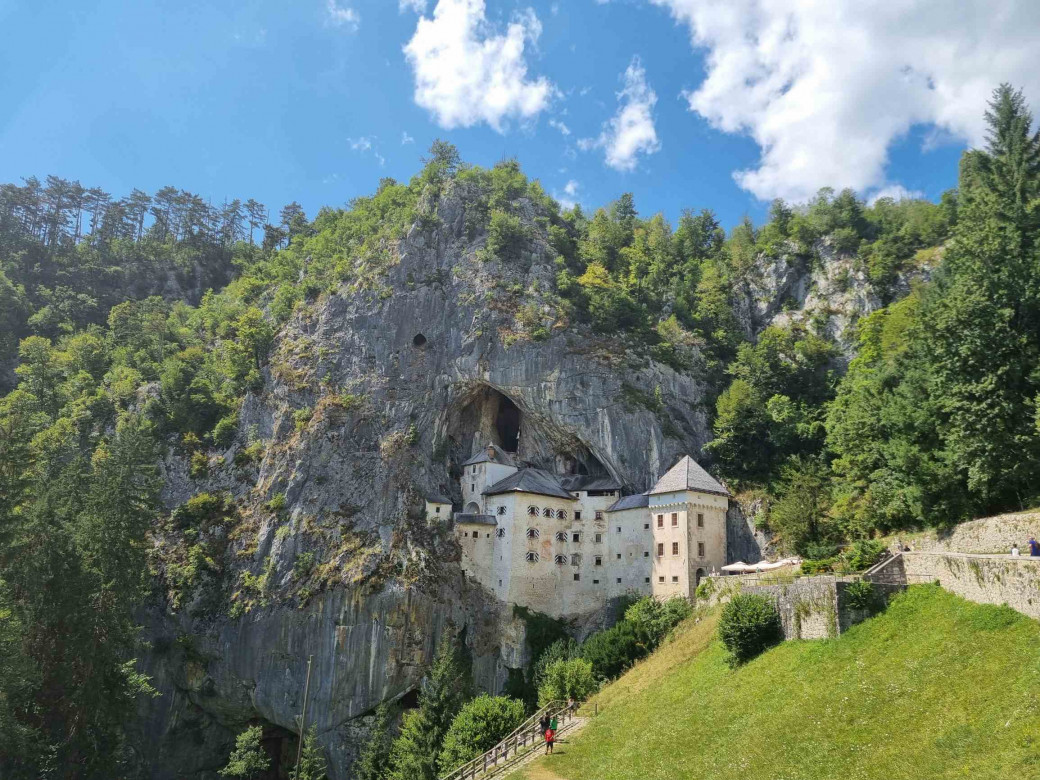 Höhlenburg Predjama (SI)